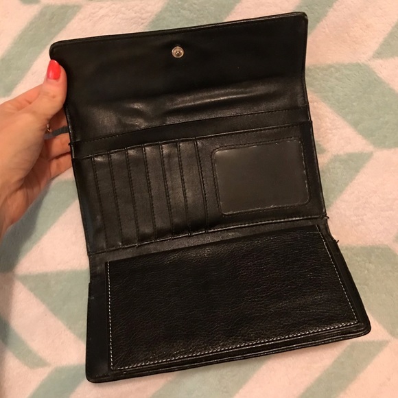 Tri-Fold Wallet - Picture 4 of 5
